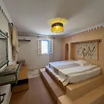 Meer Chillax Villas