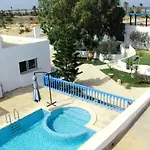 Meer Chillax Villas